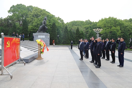 黃淮學(xué)院黨委理論學(xué)習(xí)中心組赴大別山紅色基地學(xué)習(xí)